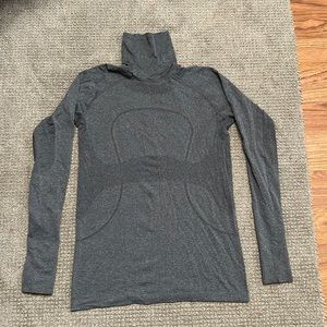Lululemon Tan 10 Run Swiftly Turtleneck Gray